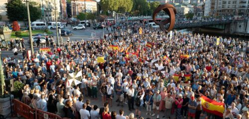 Miles de personas se movilizan en Euskadi por Ceuta