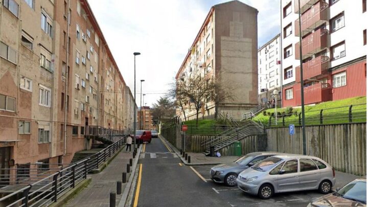La maleza se apodera del cementerio de Begoña mientras el barrio espera su transformación
