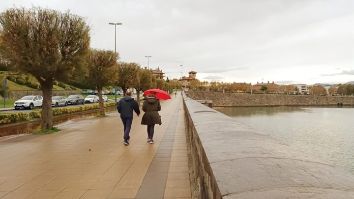 El tiempo en Euskadi: bajan las temperaturas y continúan los chubascos