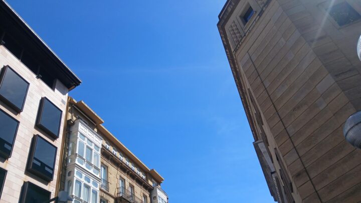 El tiempo en Euskadi: calor, nubes y lluvias este martes