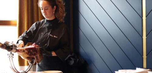 El secreto para cortar bien un jamón: “Lo más importante es saber su anatomía”