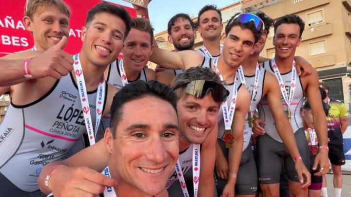 Peñota Dental Triatlón conquista la Liga que se le resistía tras diez años de historia