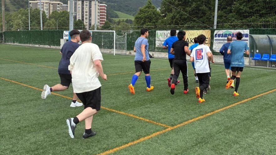 El CF Zuazo busca más jugadores para su nuevo equipo de fútbol inclusivo