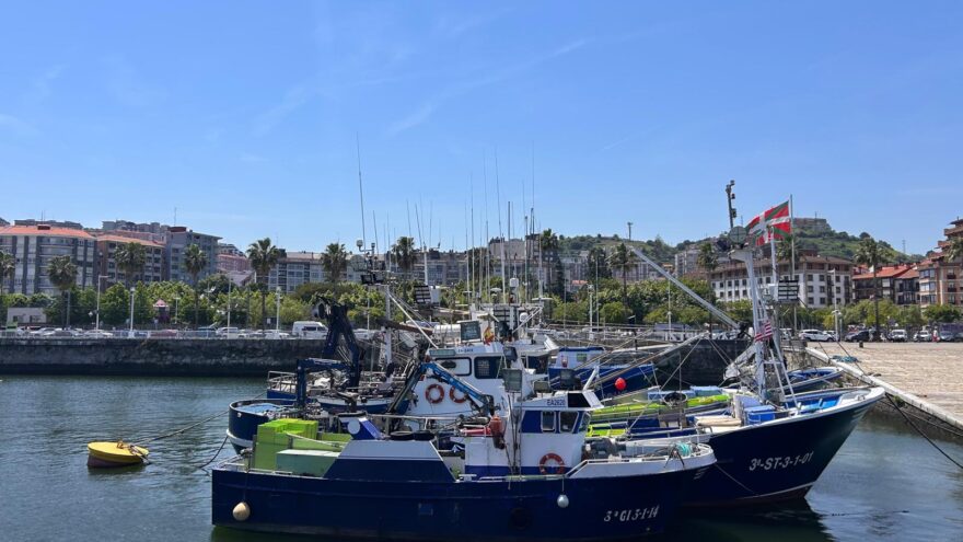 Santurtzi, mirando al mar desde su puerto