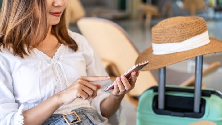 Consejos para viajeros: cómo evitar cargos con los datos móviles y SM
