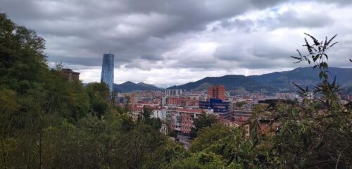 El tiempo este viernes en Bizkaia: descenso de las temperaturas y viento en la costa