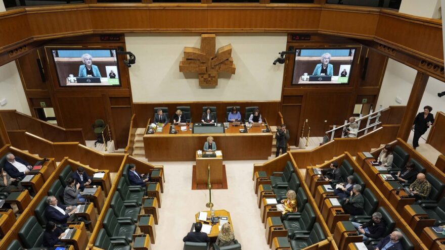El Parlamento Vasco insta a garantizar en los presupuestos la puesta en marcha de Osasungintza para 2027